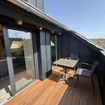Neues, Stilvolles Loft Inmitten Der Weinberge 公寓 *